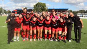 Vrouwen 1 begint met bekerzege